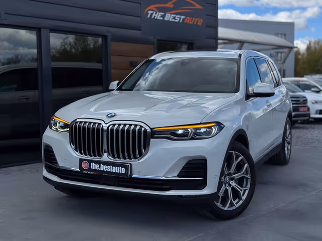 BMW X7 - фото 1