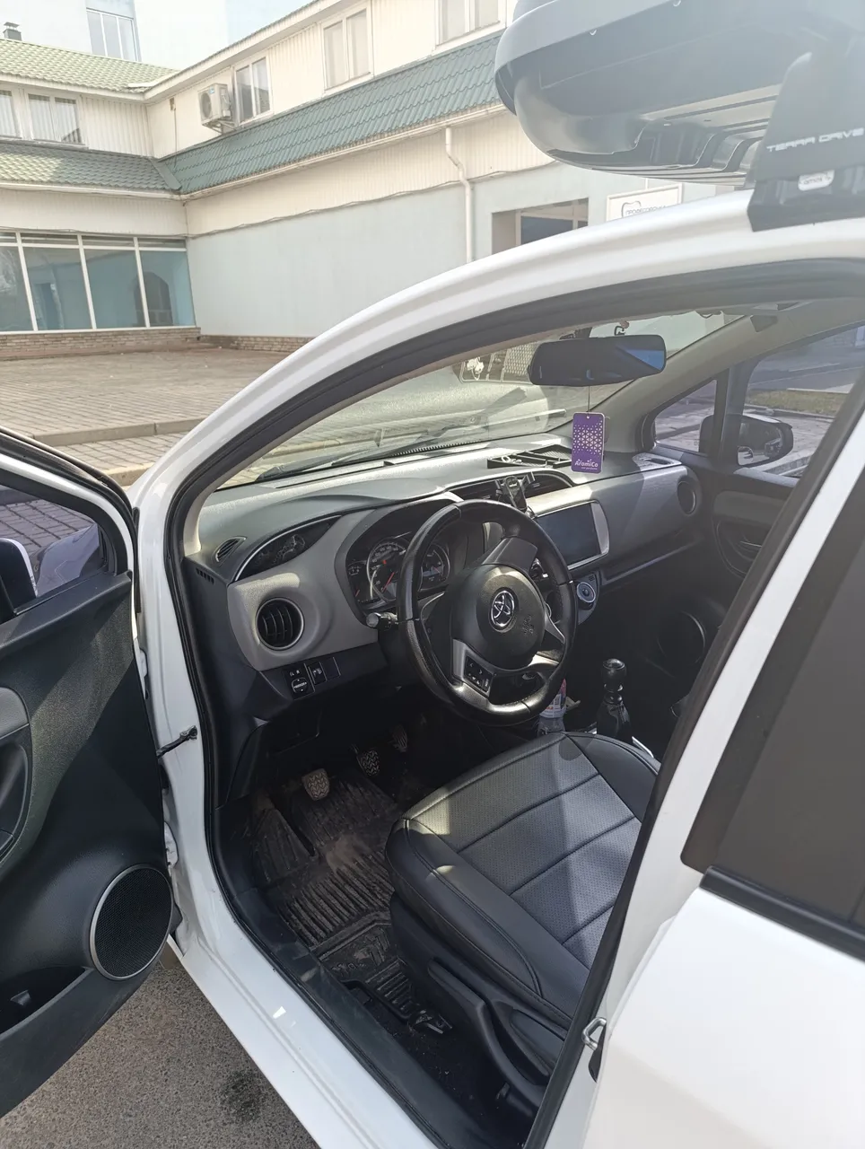 Toyota Yaris - фото 7