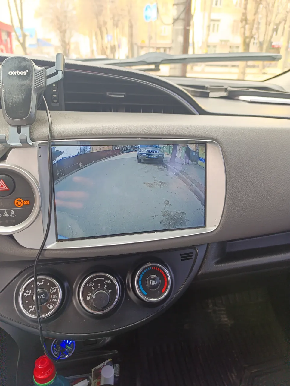 Toyota Yaris - фото 11