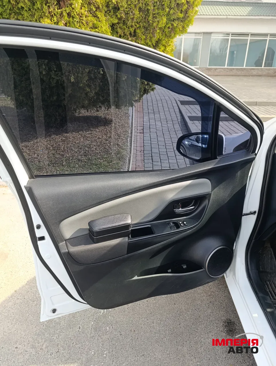 Toyota Yaris - фото 9