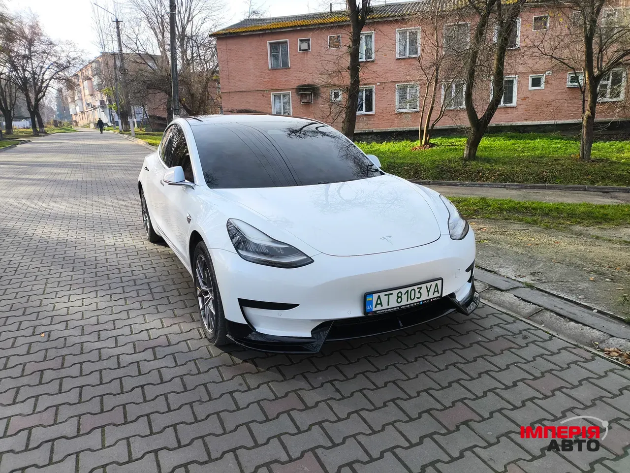 Tesla Model 3 - фото 2