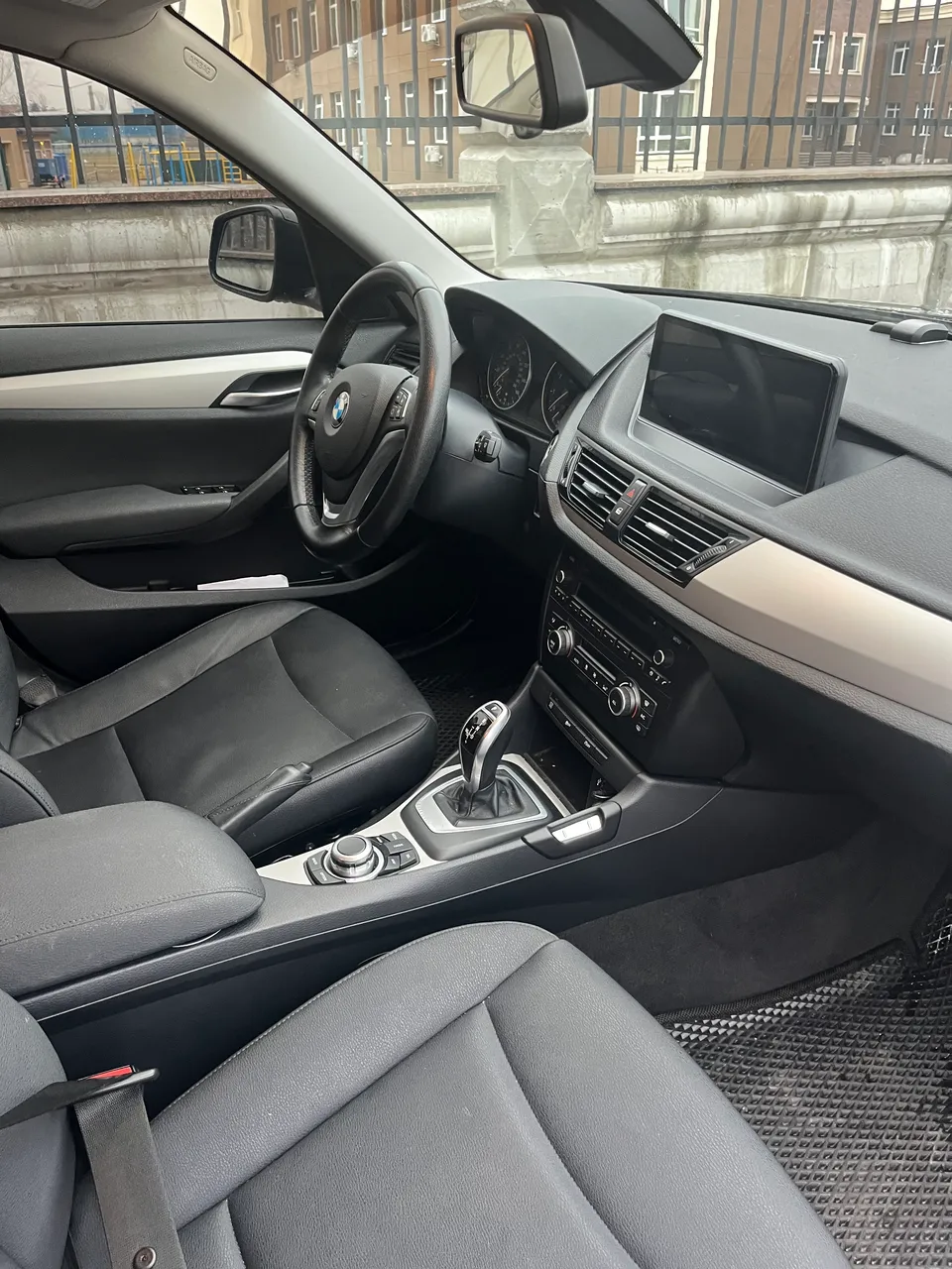 BMW X1 - фото 7