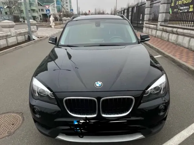 BMW X1 - фото 1