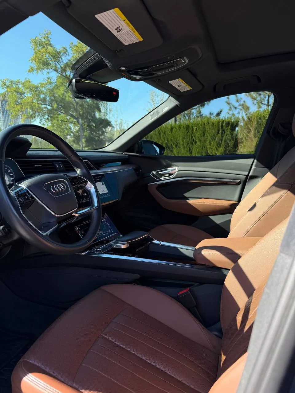 Audi e-tron - фото 10