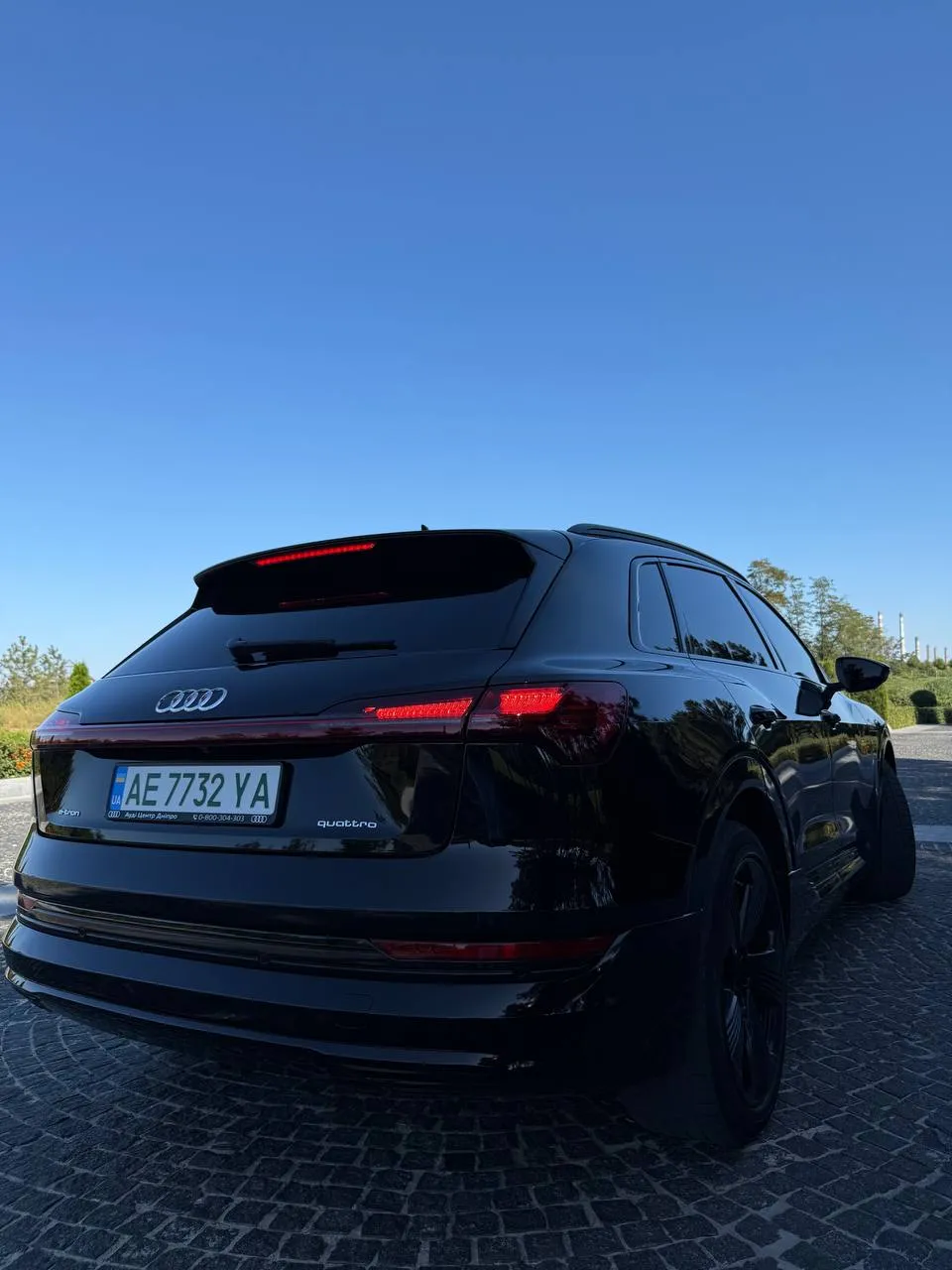 Audi e-tron - фото 3