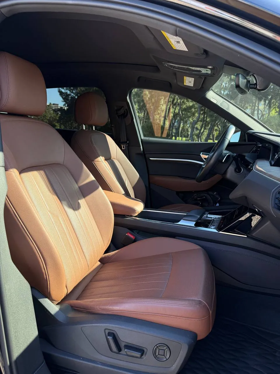 Audi e-tron - фото 15