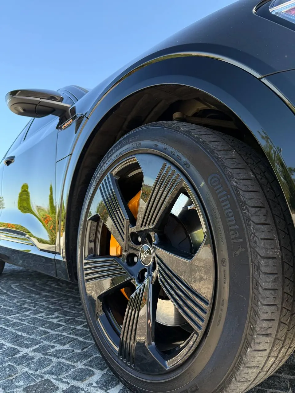 Audi e-tron - фото 16