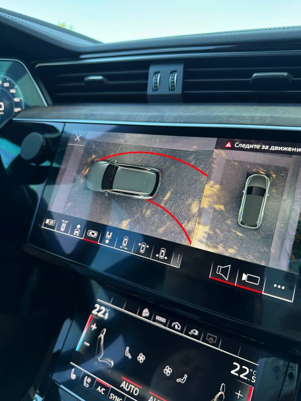 Audi e-tron - фото 4