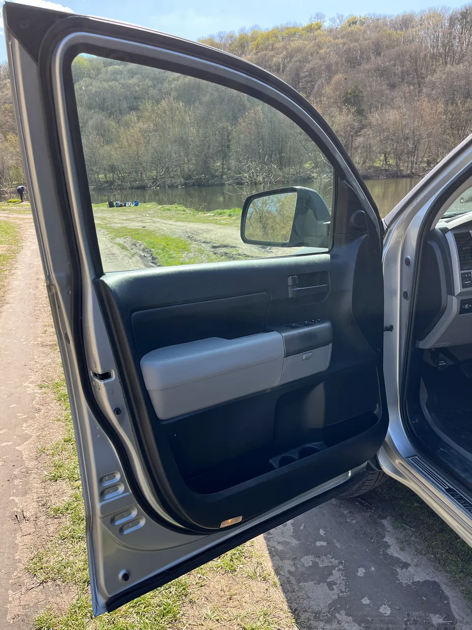 Toyota Tundra - фото 10