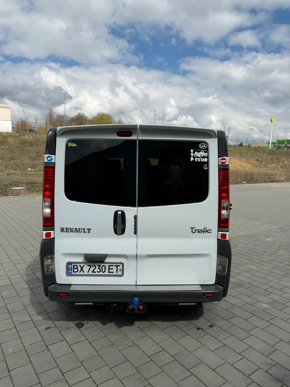 Renault Trafic - фото 12