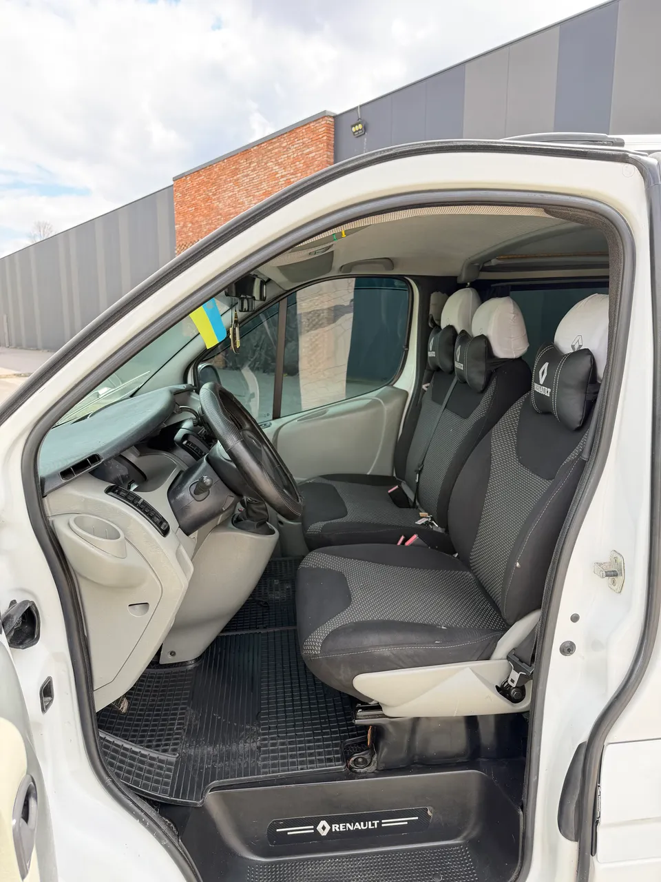 Renault Trafic - фото 7