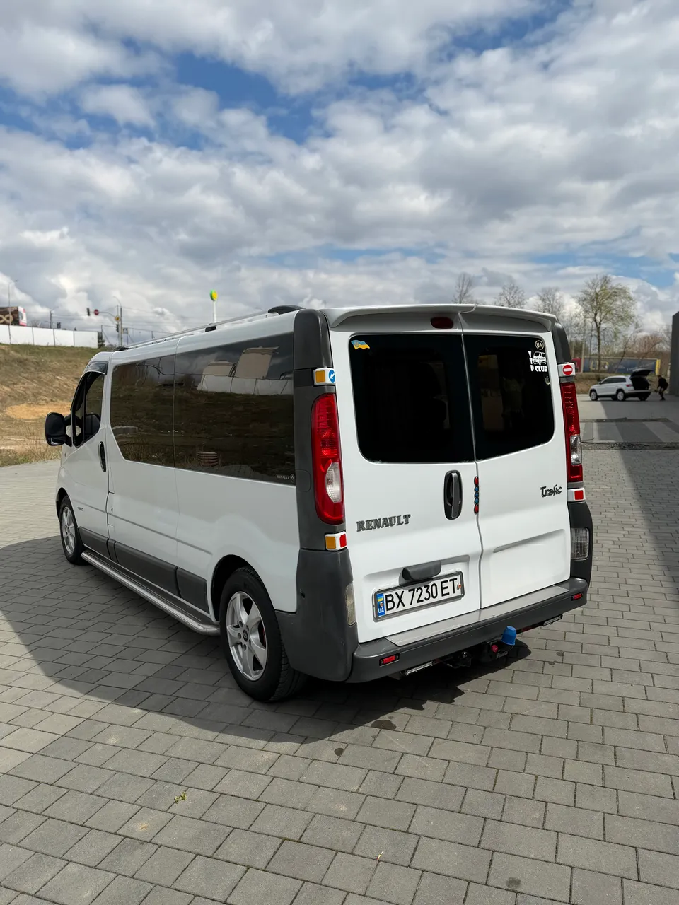 Renault Trafic - фото 13