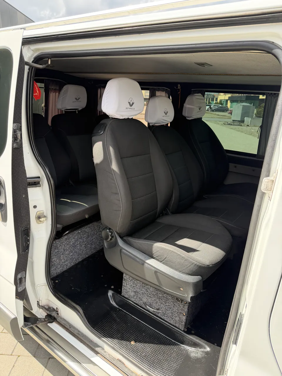 Renault Trafic - фото 9