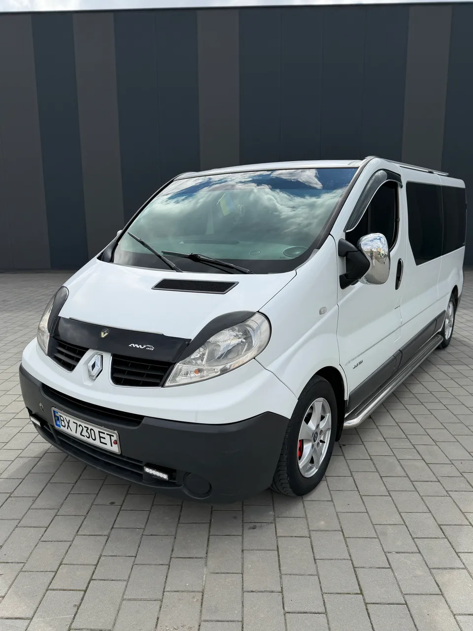 Renault Trafic - фото 15