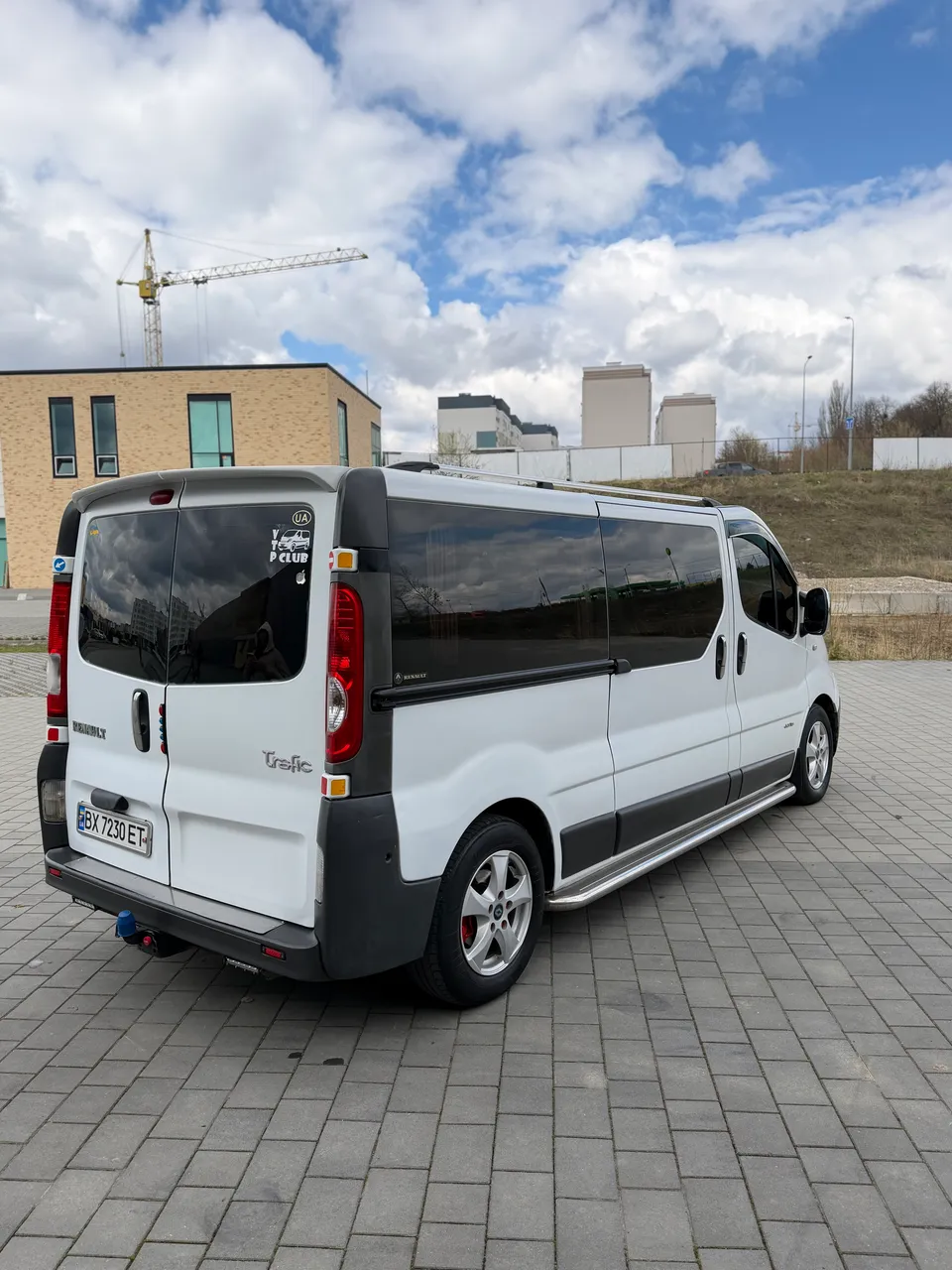 Renault Trafic - фото 2
