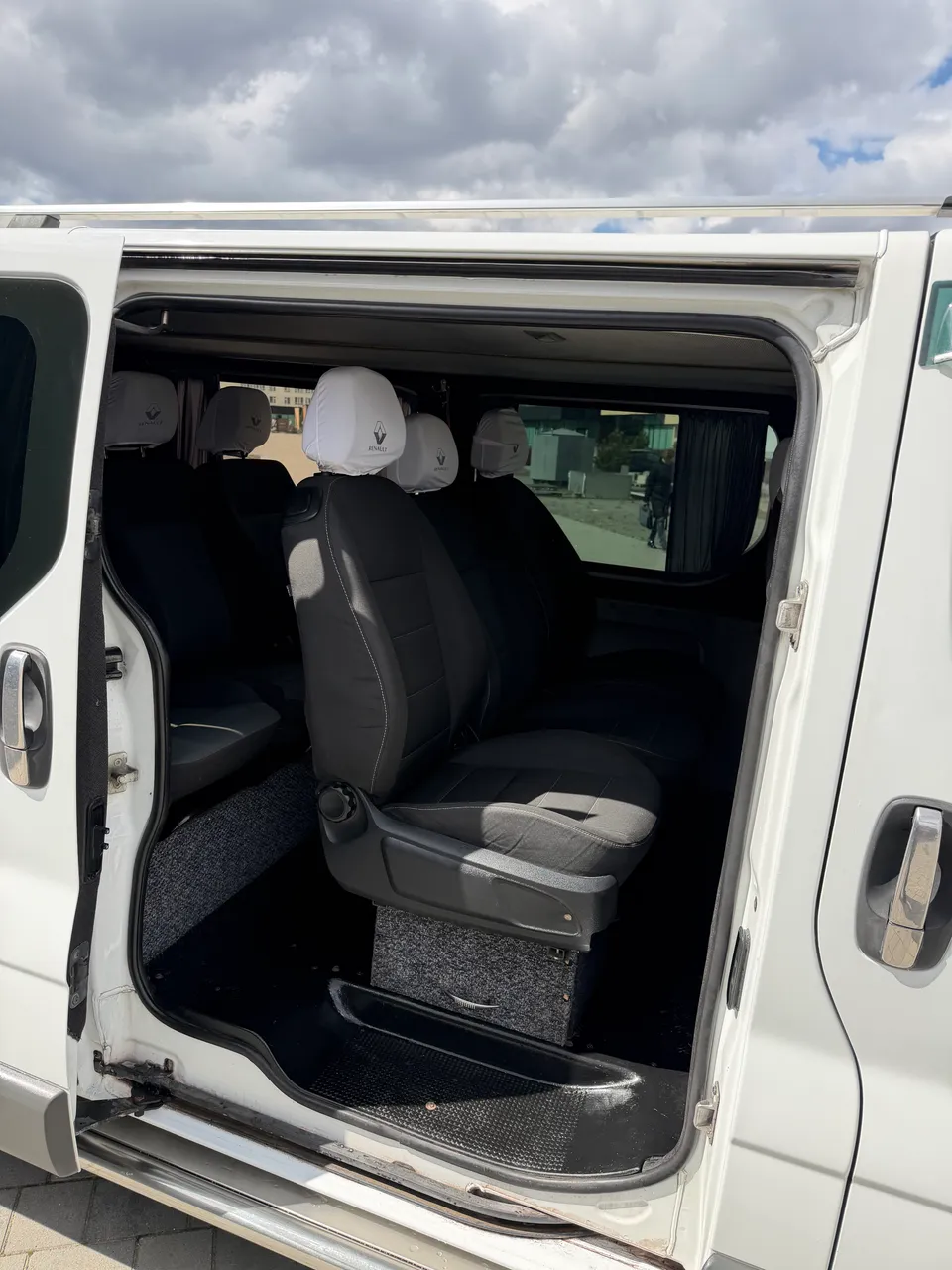 Renault Trafic - фото 10