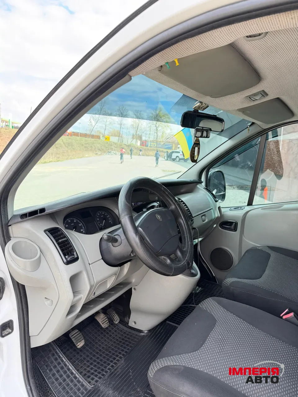 Renault Trafic - фото 11