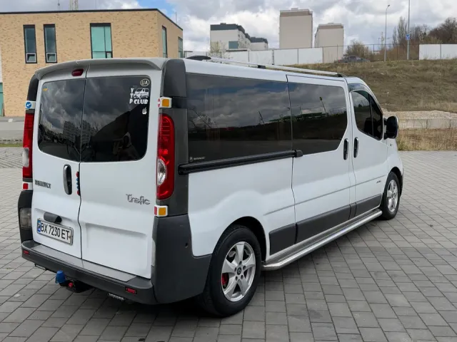 Renault Trafic - фото 2