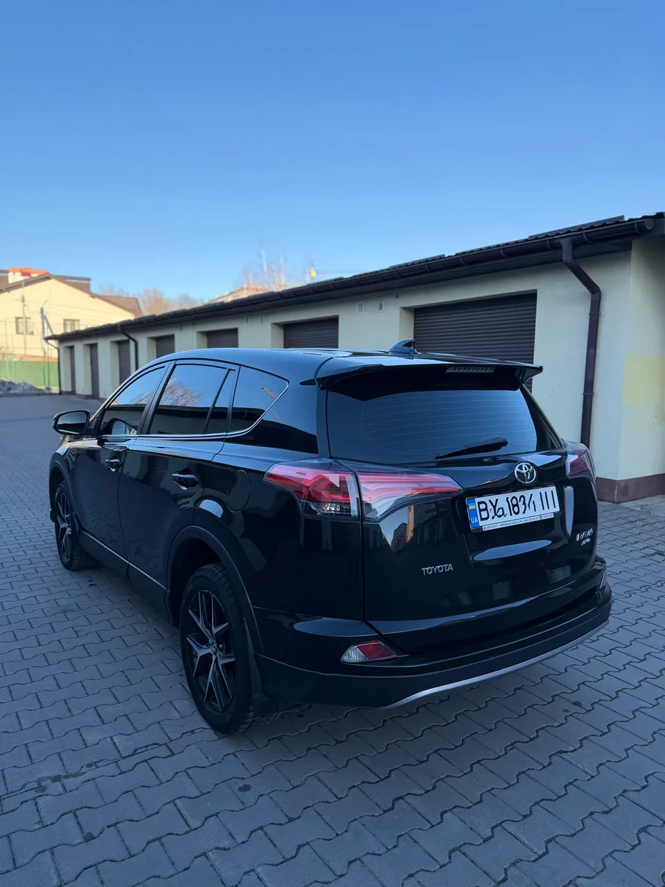 Toyota RAV4 - фото 5