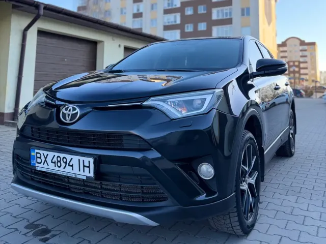 Toyota RAV4 - фото 3