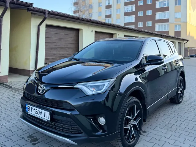 Toyota RAV4 - фото 2