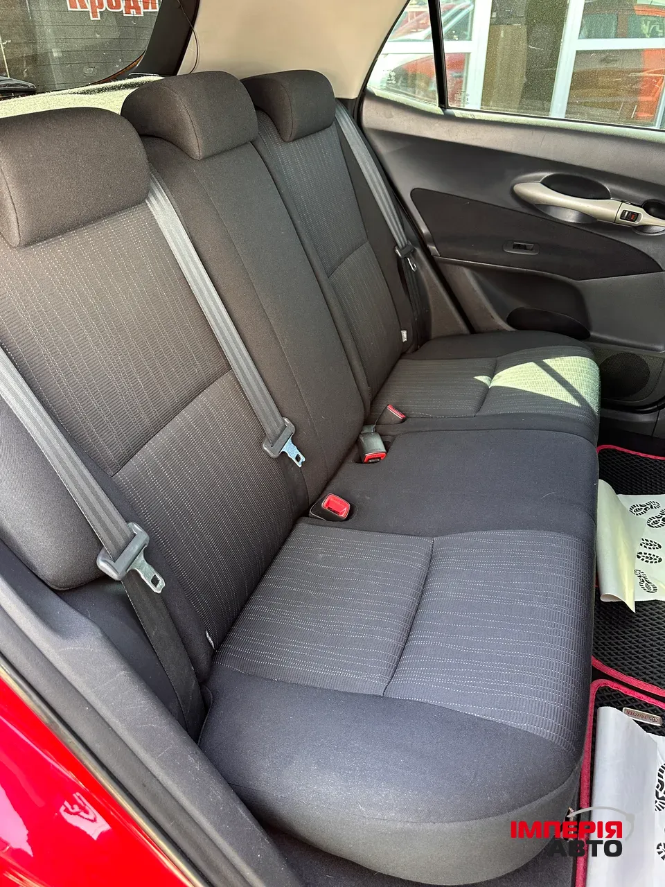 Toyota Auris - фото 6