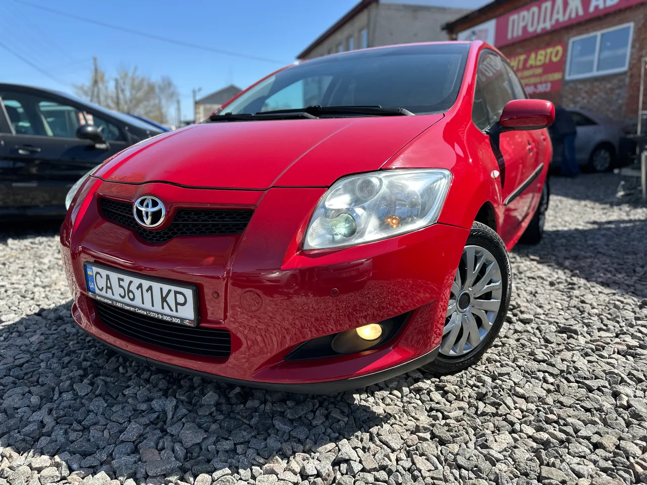 Toyota Auris - фото 2