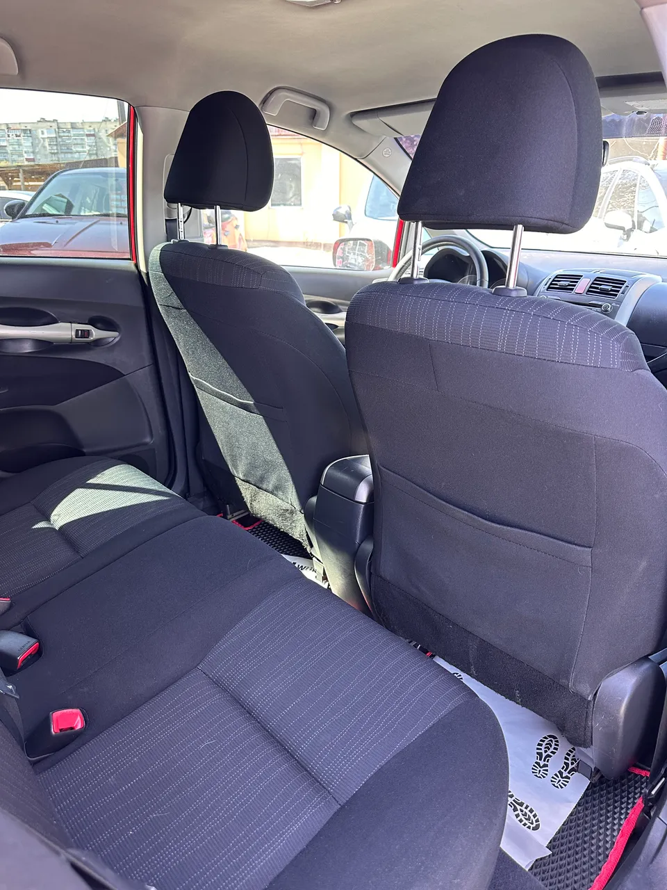 Toyota Auris - фото 7