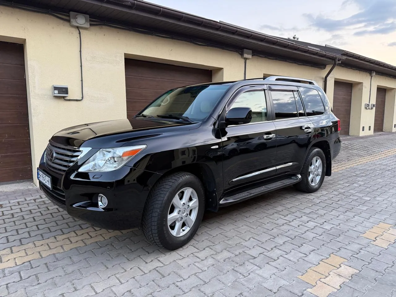 Lexus LX - фото 5
