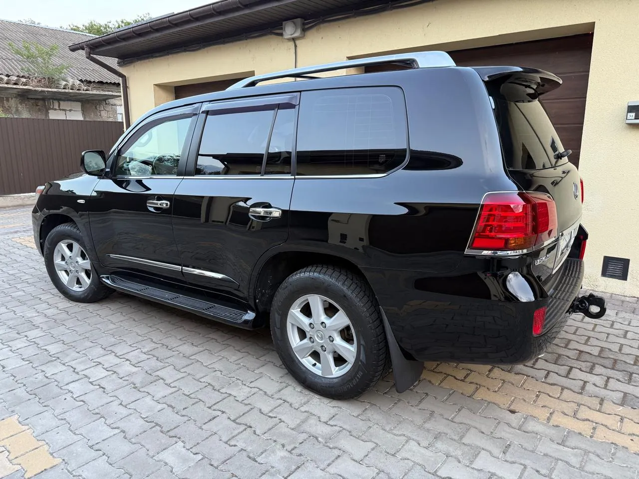 Lexus LX - фото 6