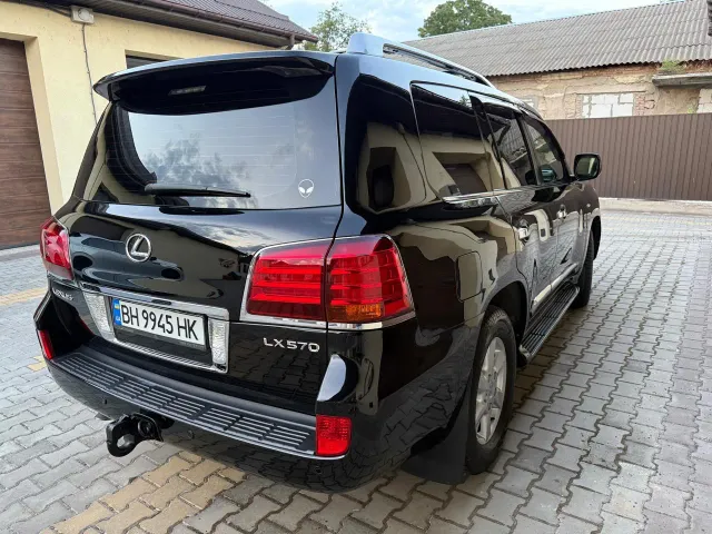 Lexus LX - фото 4