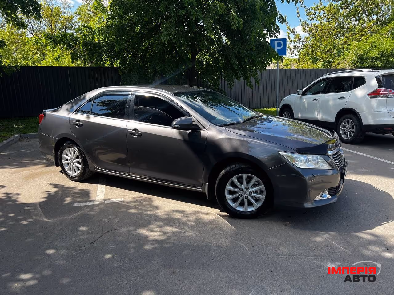 Toyota Camry - фото 2