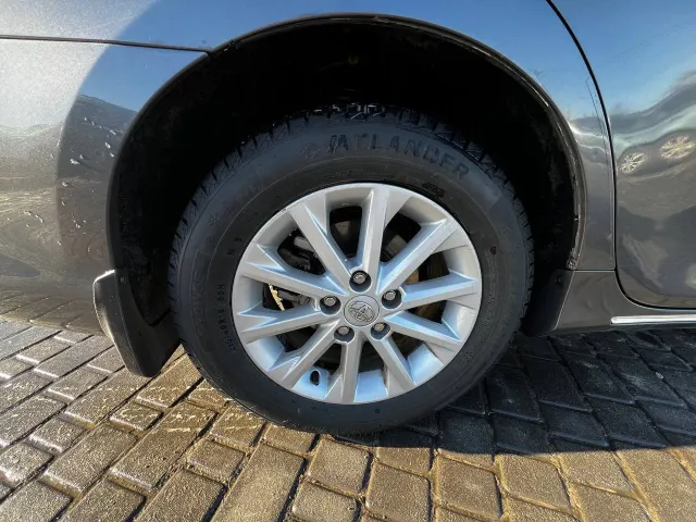 Toyota Camry - фото 5