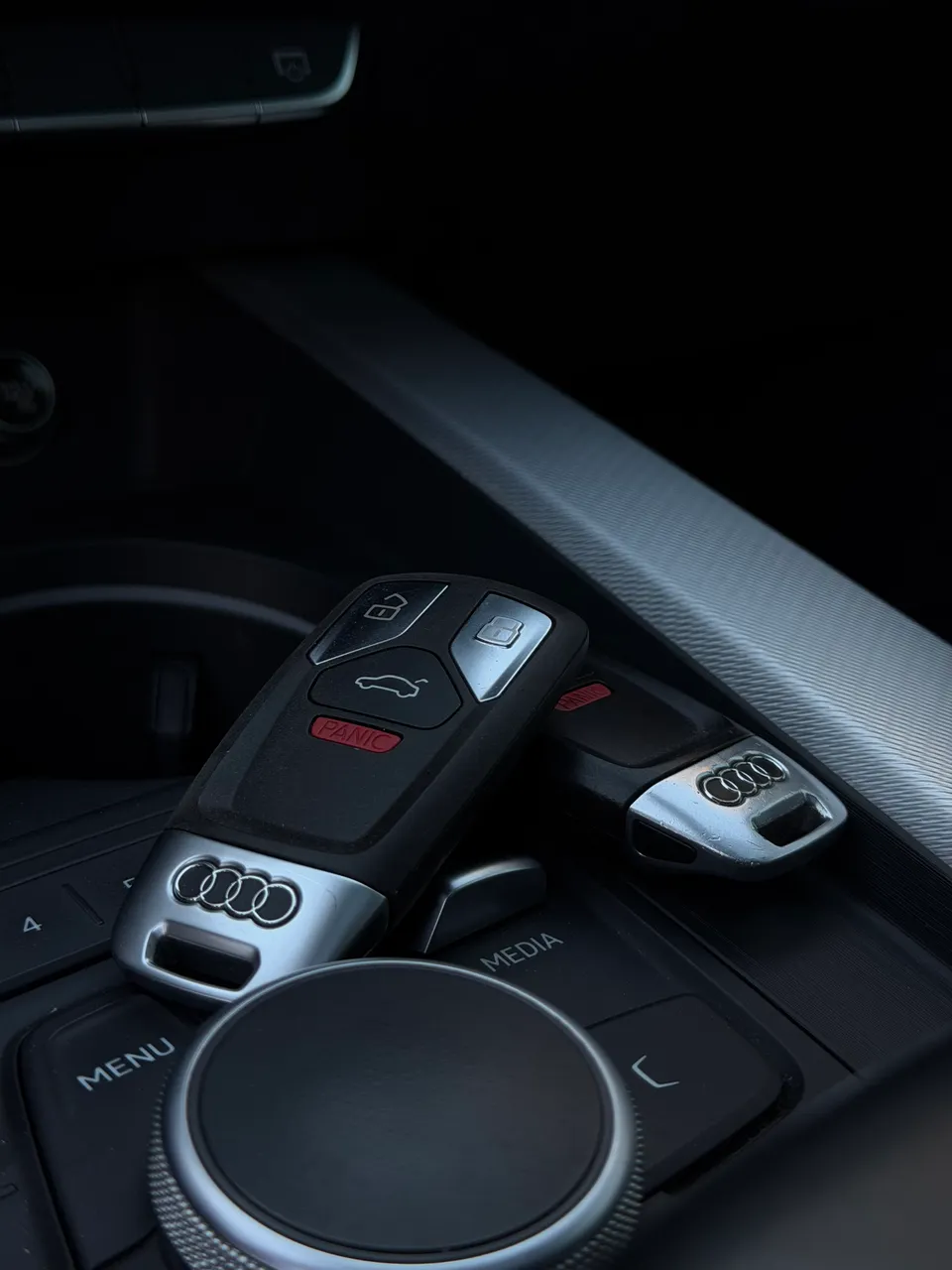 Audi A4 - фото 27