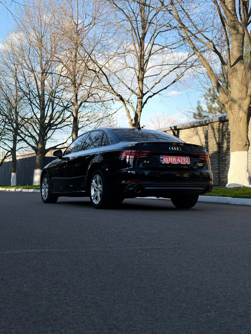 Audi A4 - фото 8