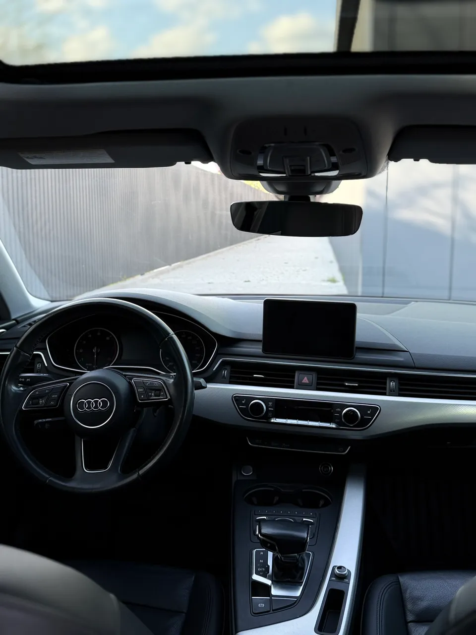 Audi A4 - фото 21