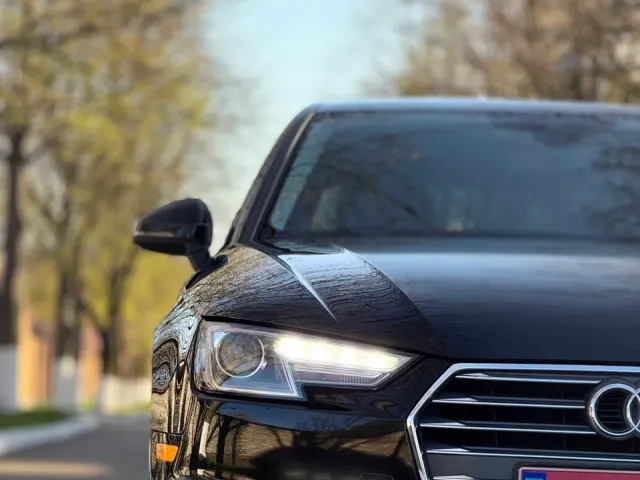 Audi A4 - фото 2