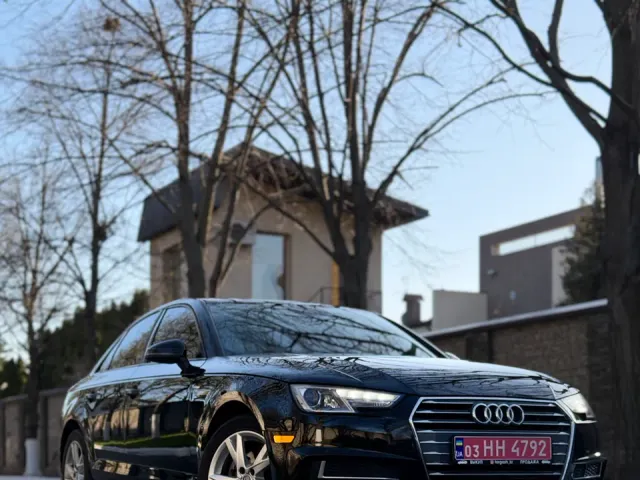 Audi A4 - фото 1