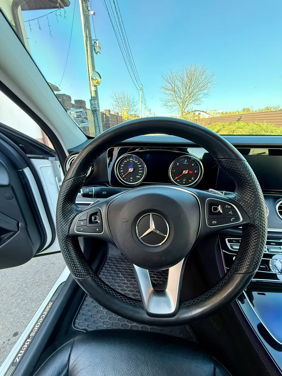 Mercedes-Benz E-Класс - фото 27