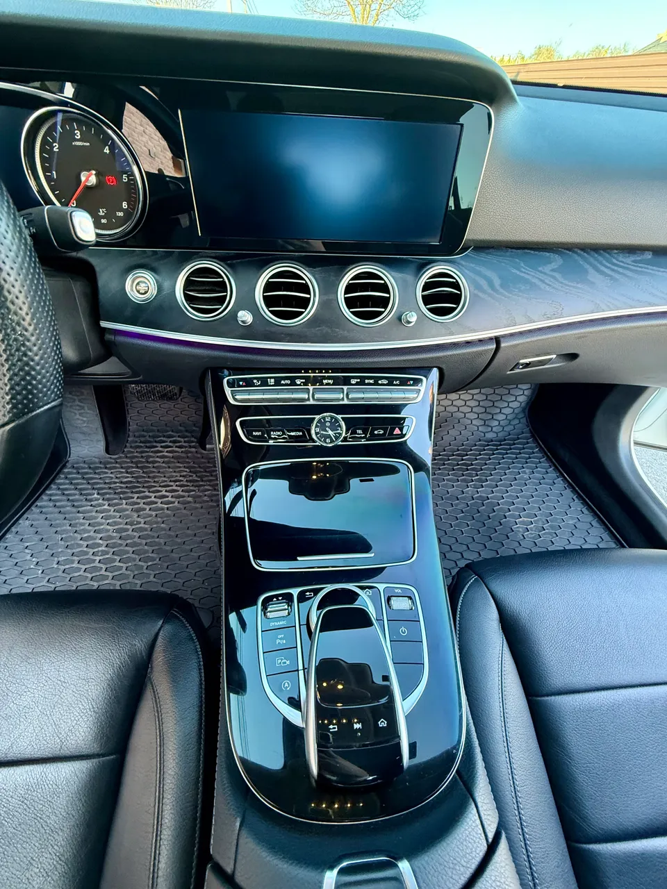 Mercedes-Benz E-Класс - фото 28