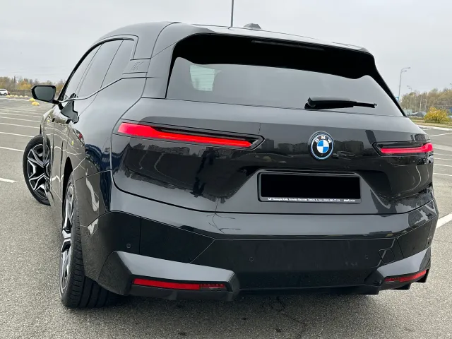 BMW iX - фото 2