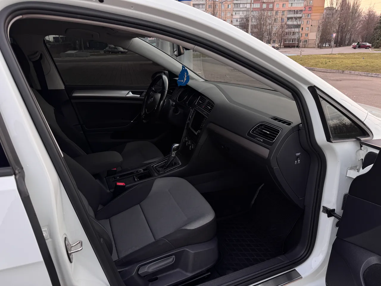 Volkswagen Golf - фото 23