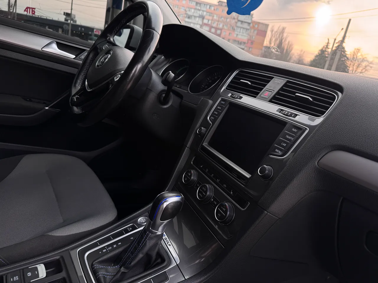 Volkswagen Golf - фото 26