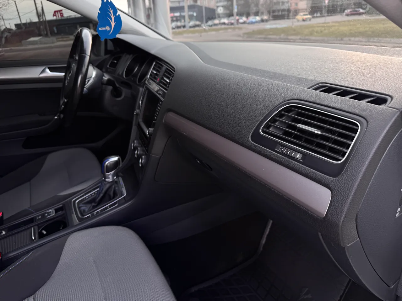 Volkswagen Golf - фото 24