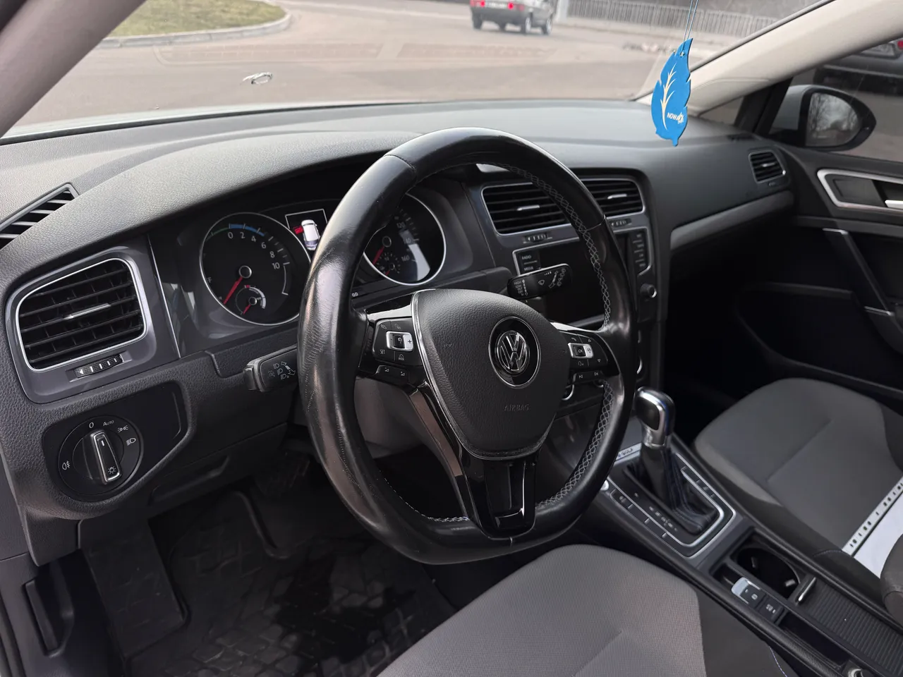 Volkswagen Golf - фото 33