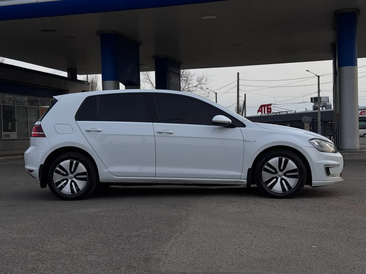 Volkswagen Golf - фото 17