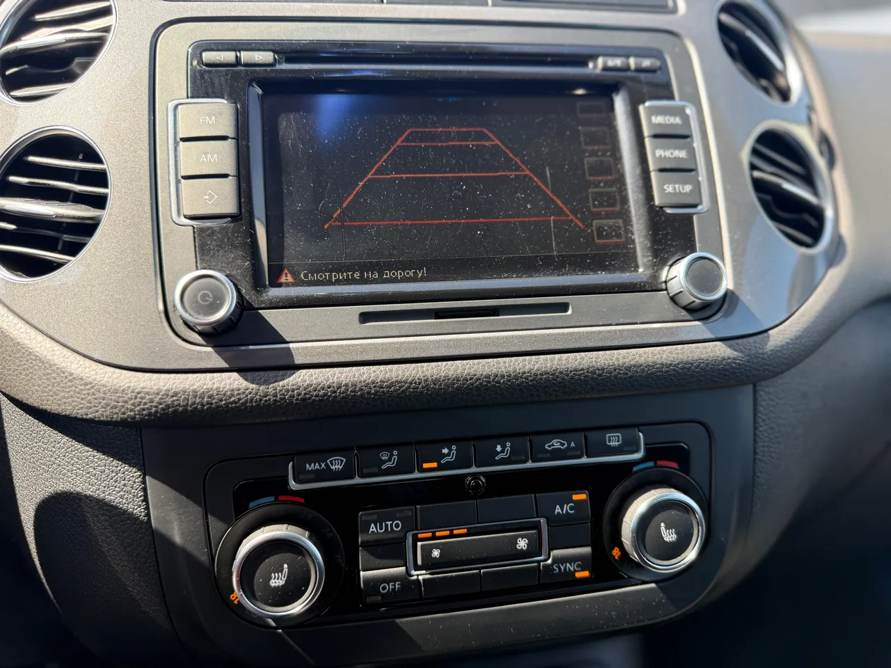 Volkswagen Tiguan - фото 6