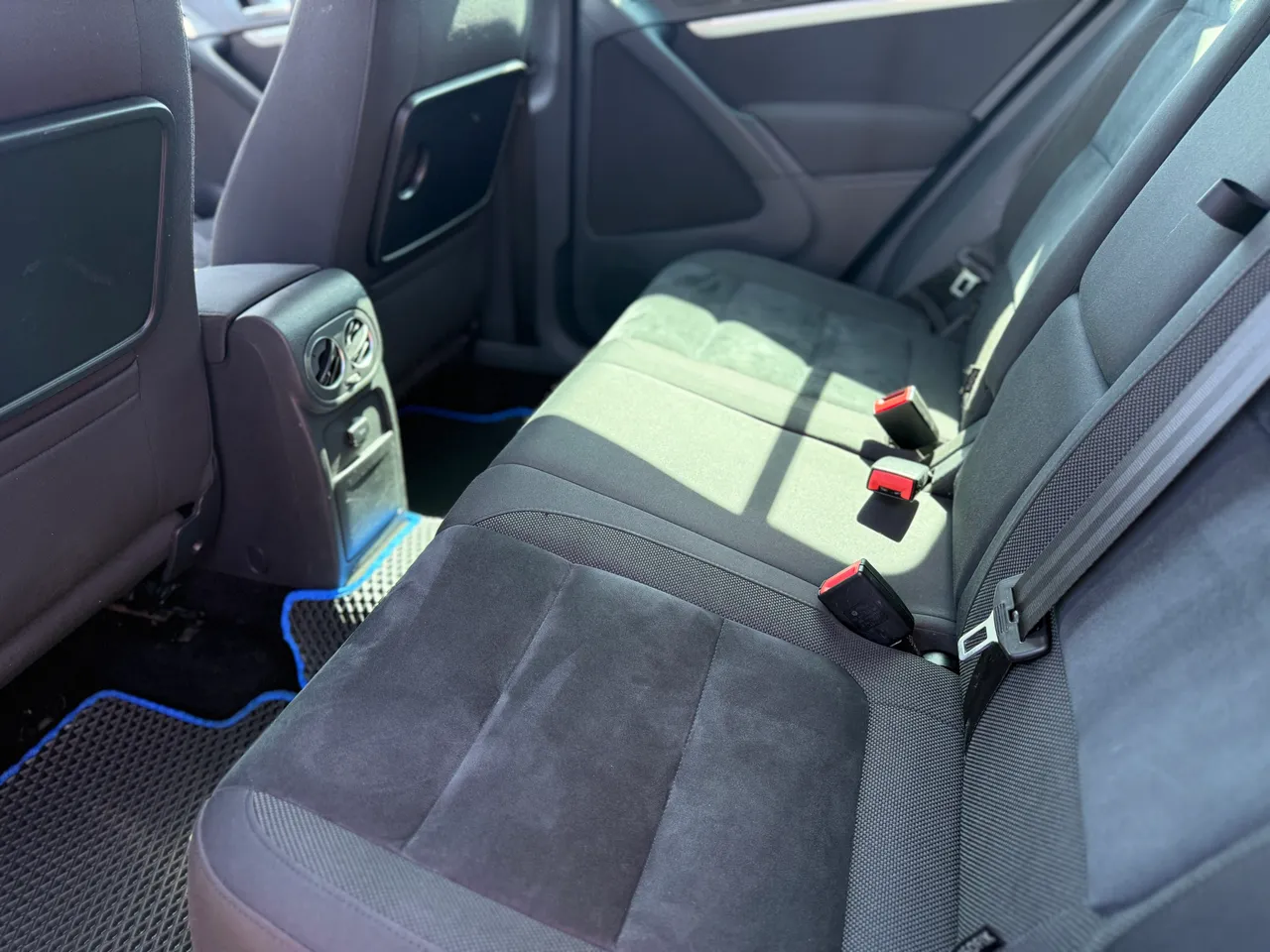 Volkswagen Tiguan - фото 7