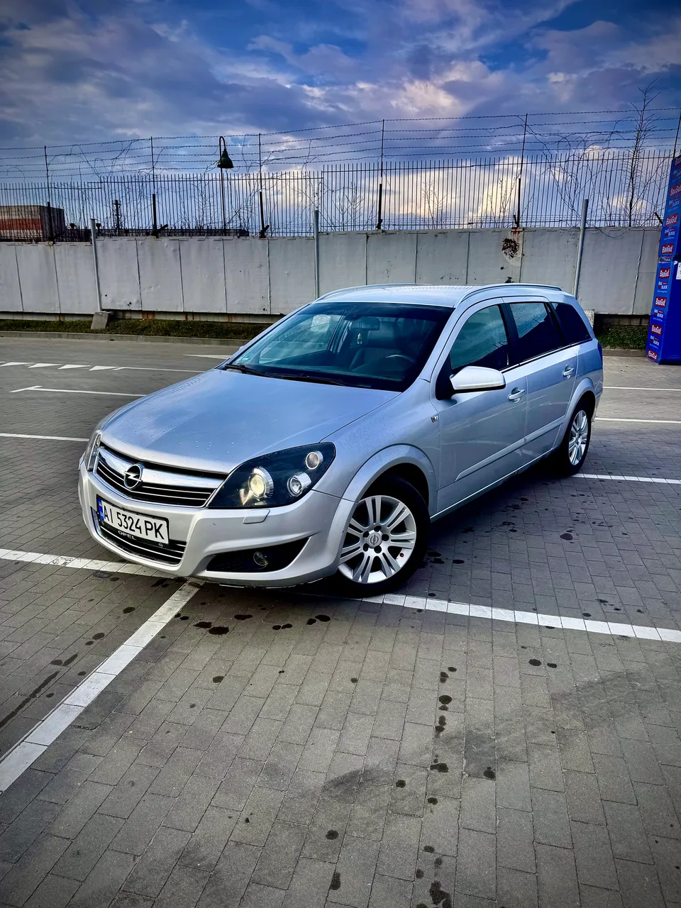Opel Astra - фото 1