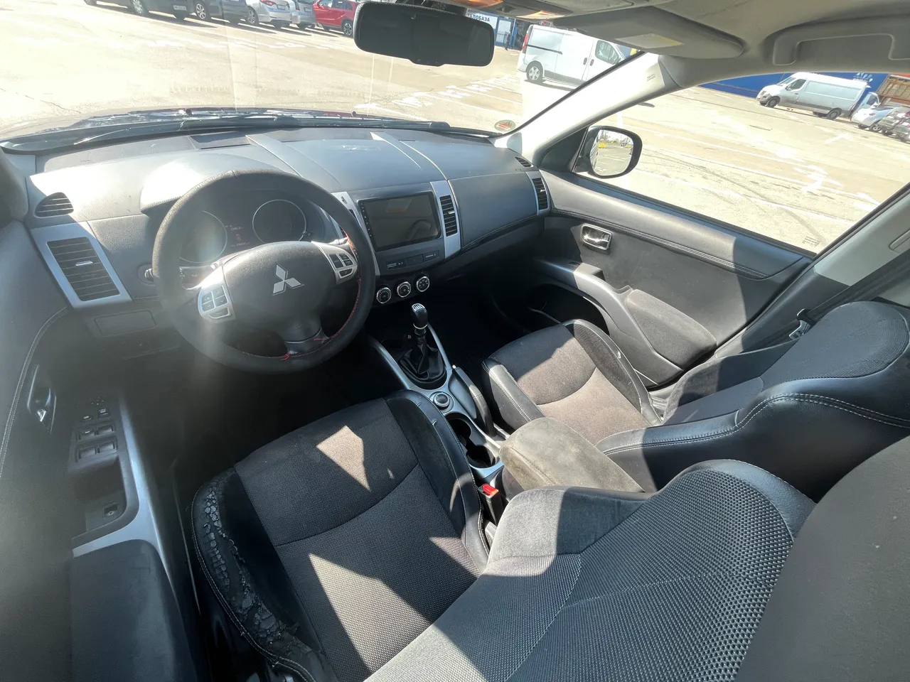 Mitsubishi Outlander - фото 10